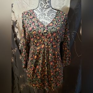 Como Vintage • womens top • size medium